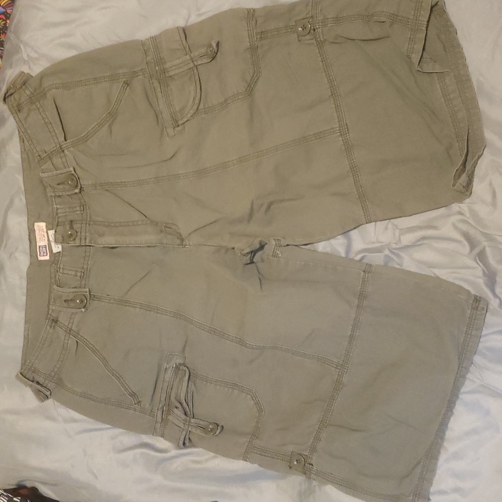 Faded glory olive green Bermuda shorts